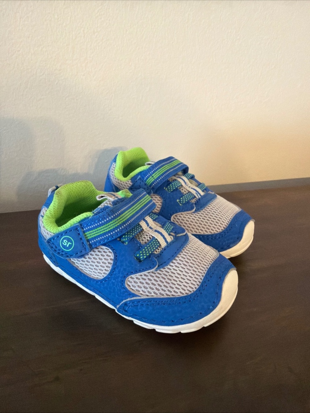 Stride Rite SM Turbo Blue Green Sneaker Toddler 4 Wide Soft Motion Memory Foam